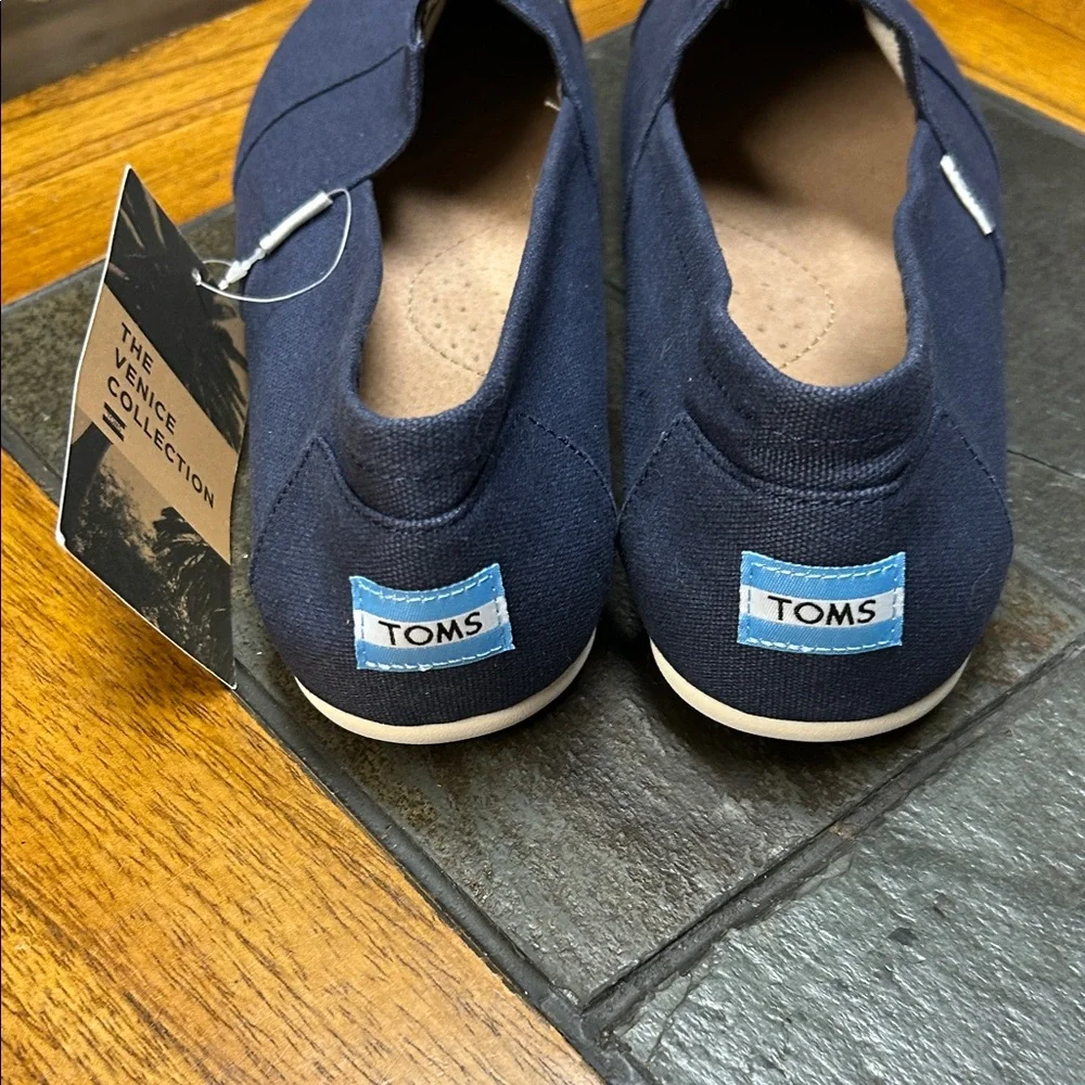 TOMS Men's Dark Blue Canvas Loafers - Picture 3 of 6